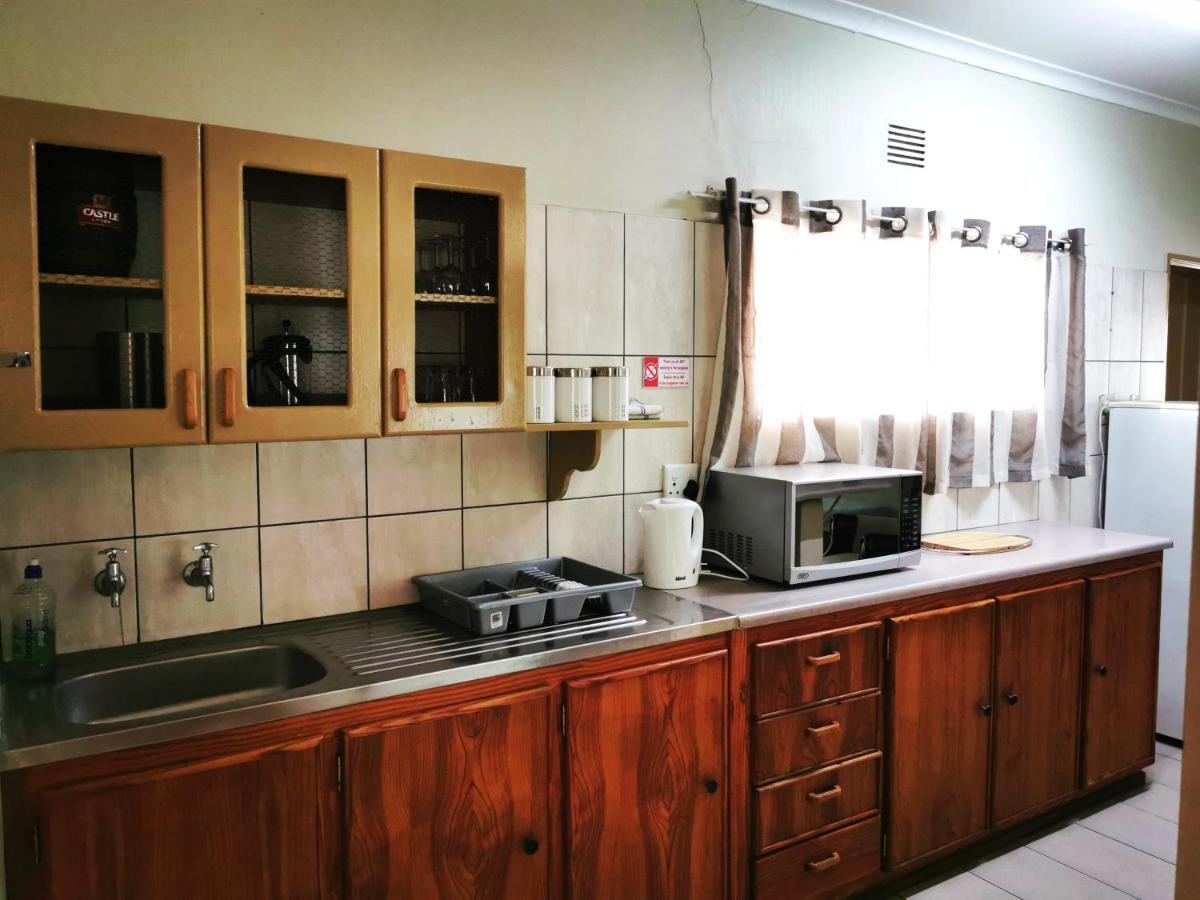East Gate Rest Camp Διαμέρισμα Buitepos Εξωτερικό φωτογραφία