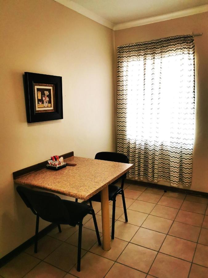 East Gate Rest Camp Διαμέρισμα Buitepos Εξωτερικό φωτογραφία
