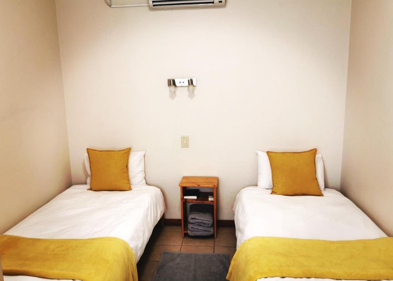 East Gate Rest Camp Διαμέρισμα Buitepos Εξωτερικό φωτογραφία