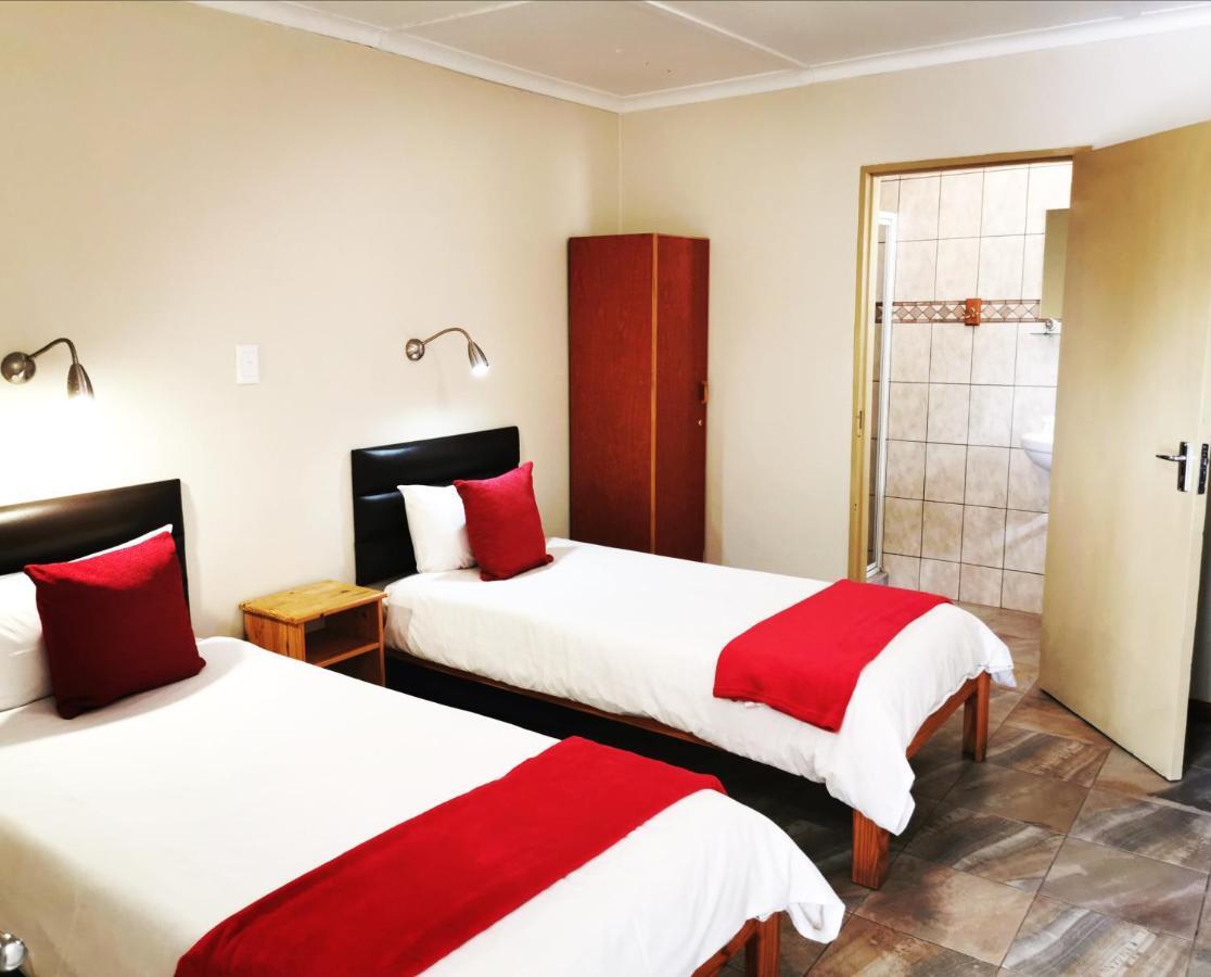 East Gate Rest Camp Διαμέρισμα Buitepos Εξωτερικό φωτογραφία